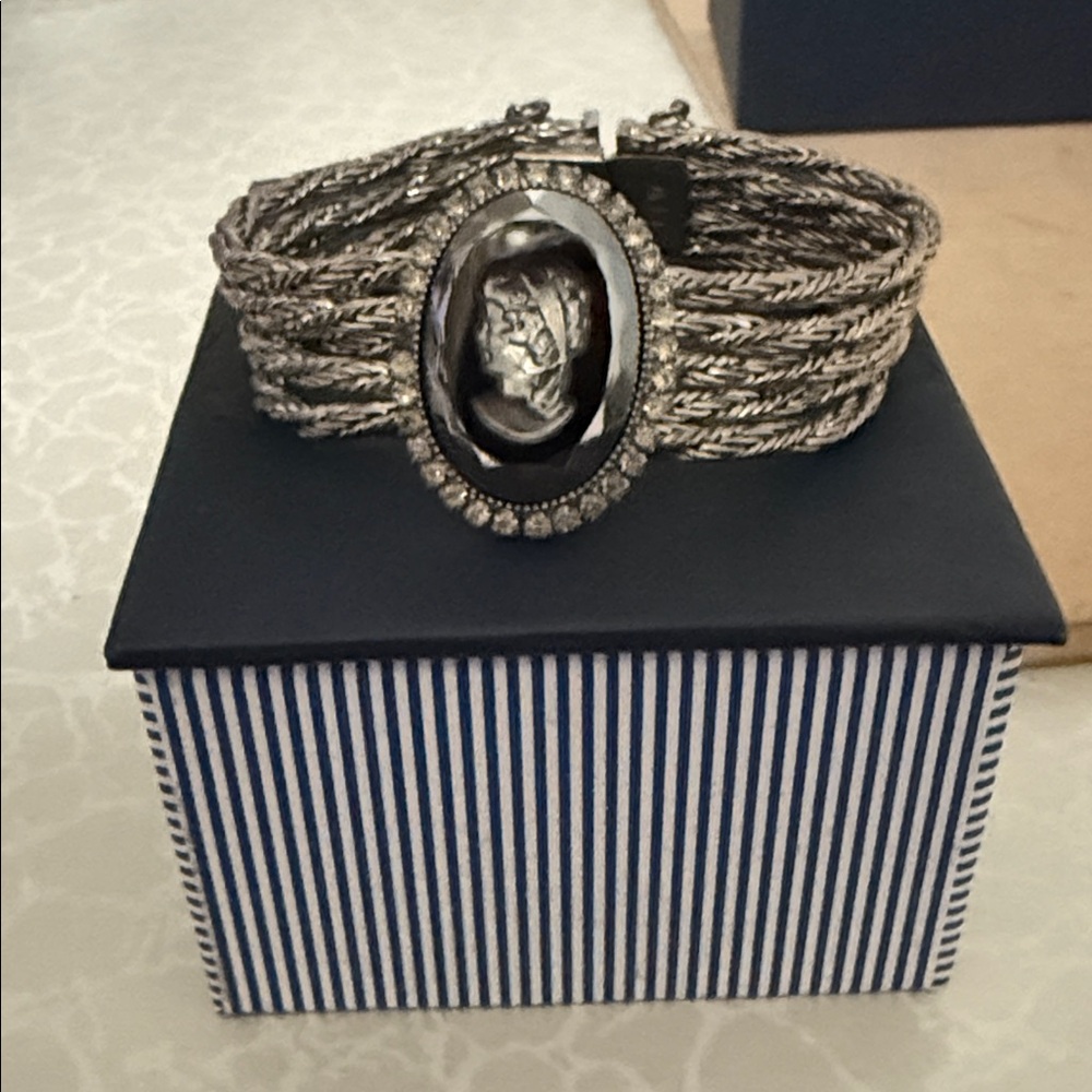 Elegant Silver Cameo Bracelet